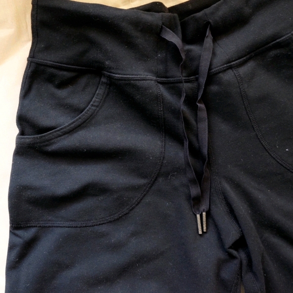 Lululemon - Picture 2 of 6